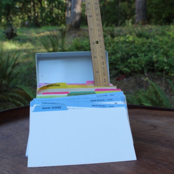 Family Circle Recipe Test floral metal Box  complete with recipes circa 1960 - Picture 12 of 14